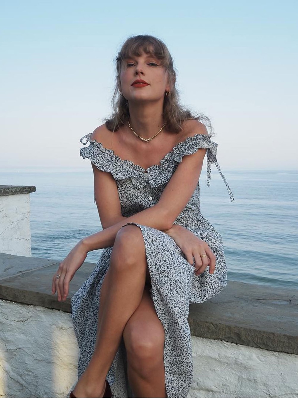 Doen Mandarin Maxi Dress in Brown Champignon Mushroom Floral Medium Taylor Swift